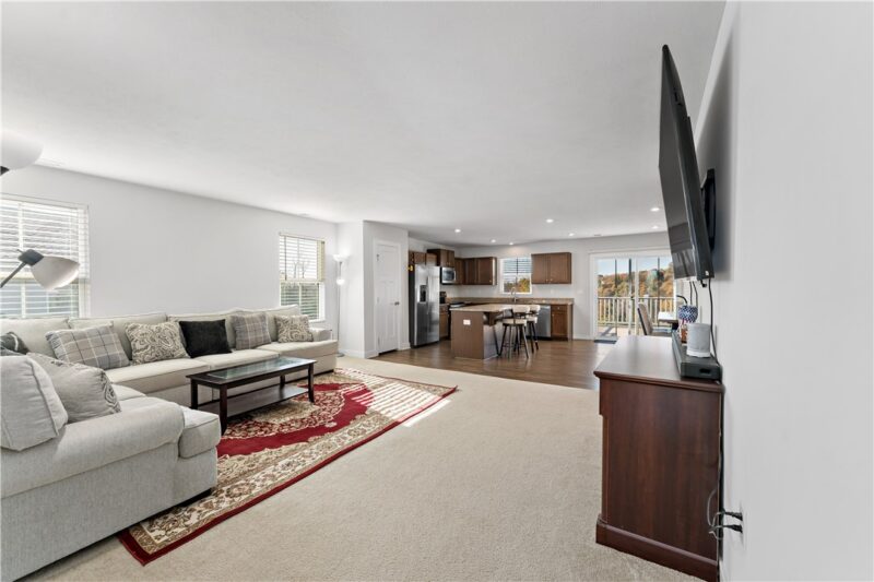 426 Spruce Ln — photo 8