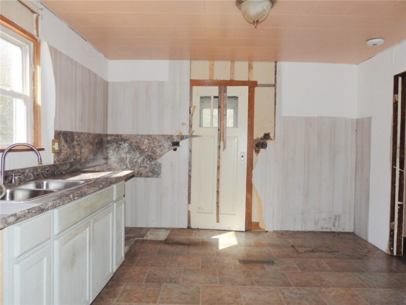1074 School Road — photo 7