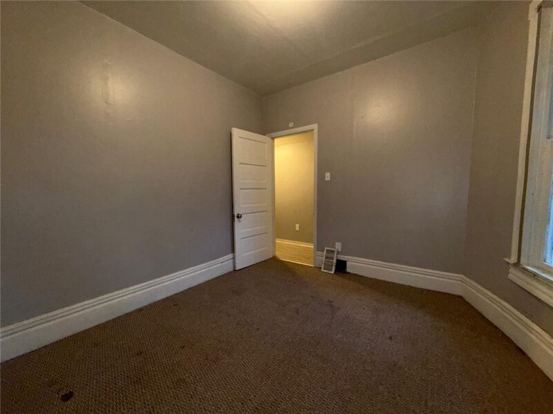 306 Broadway Ave — photo 5