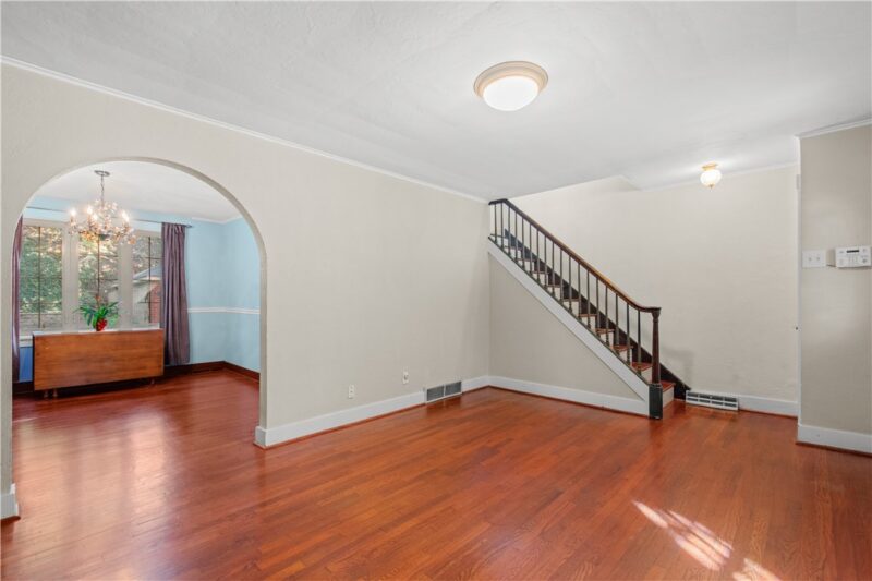 601 Greendale Ave — photo 2