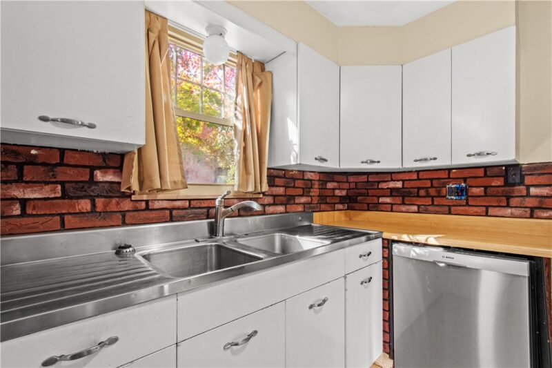 601 Greendale Ave — photo 7
