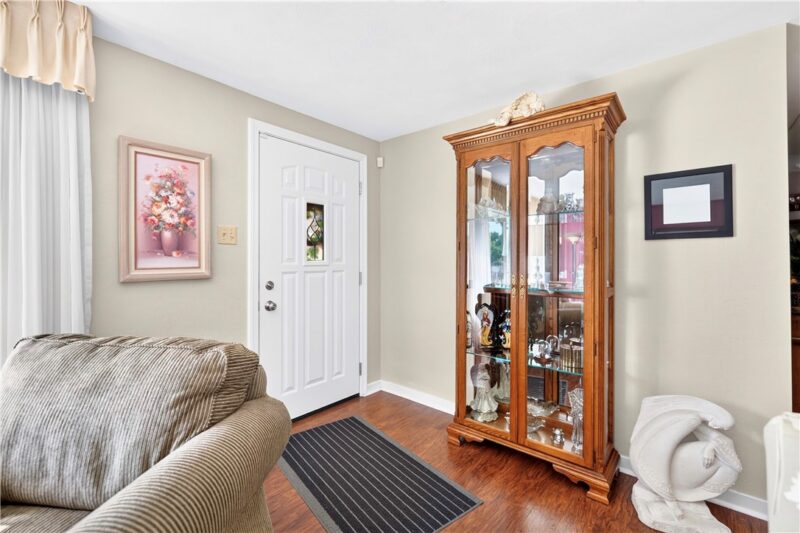 5032 Azalea Dr — photo 3
