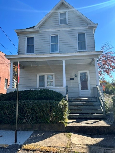 1223 Holmes St — photo 1