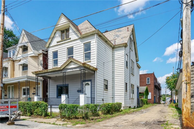 812 Ernie St — photo 3