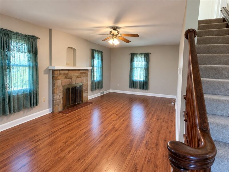 3302 Harding Ave — photo 6