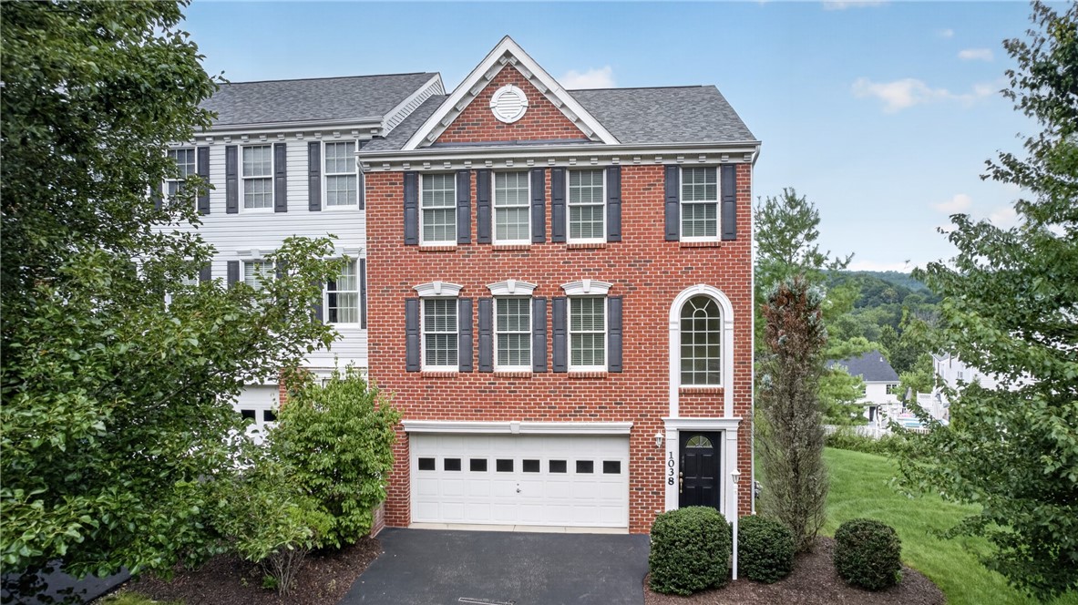 1038 Woodlawn Dr — photo 1