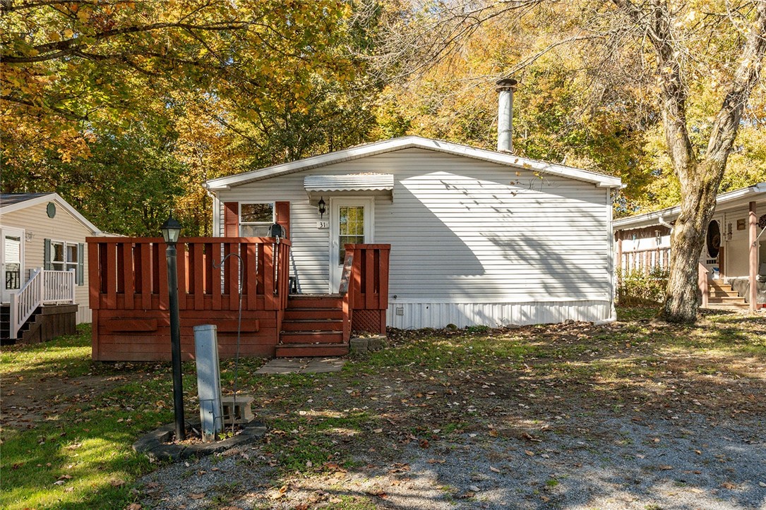 31 Emerald Dr — photo 1