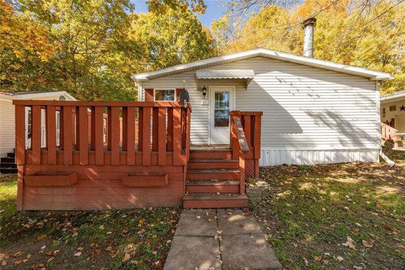 31 Emerald Dr — photo 4