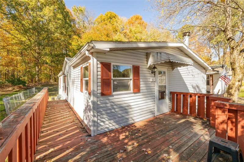 31 Emerald Dr — photo 6