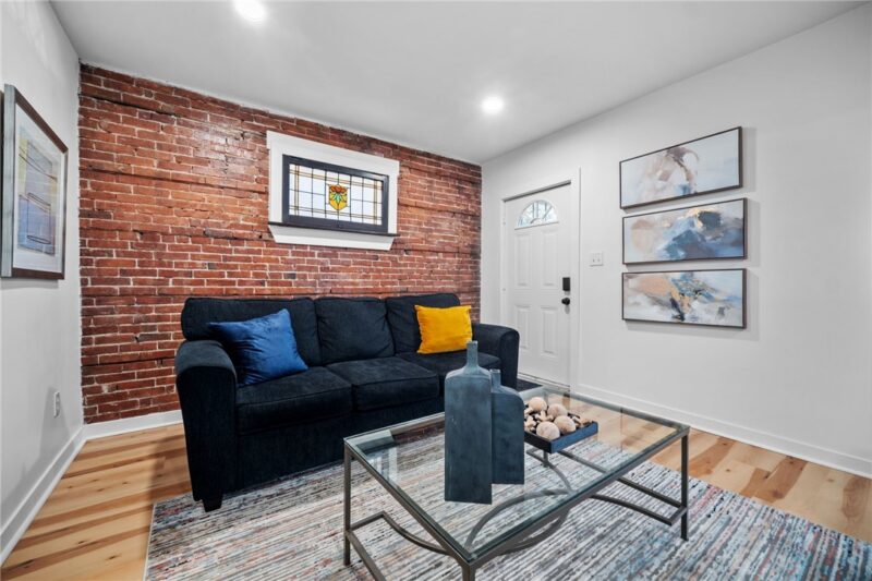 116 E 18th Ave — photo 8