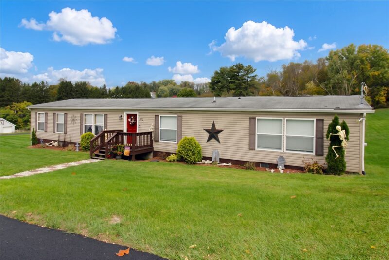 832 Fellsburg Rd — photo 3