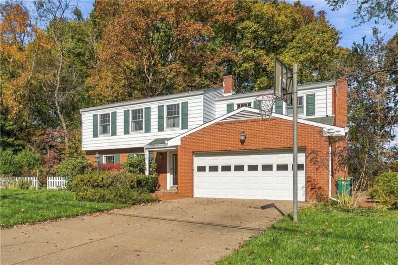 4360 Winchester Drive — photo 3