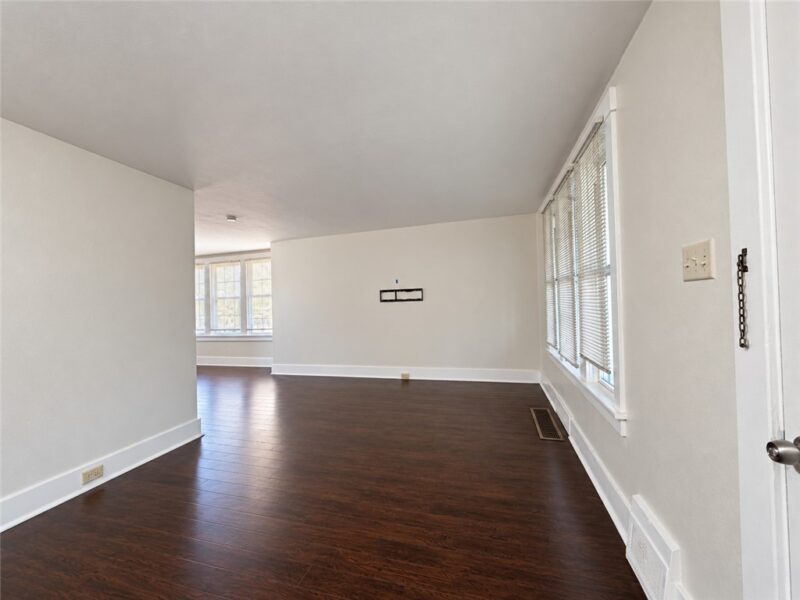 1618 Miriam Street — photo 4