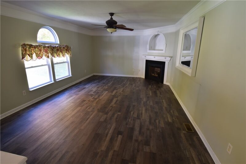317 Chanticleer Cir — photo 4