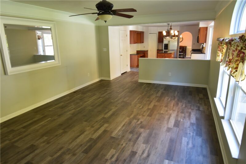 317 Chanticleer Cir — photo 6