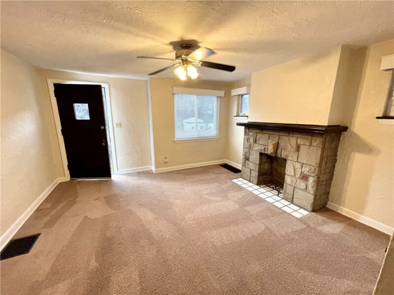 1851 CAPITAL AVE — photo 4