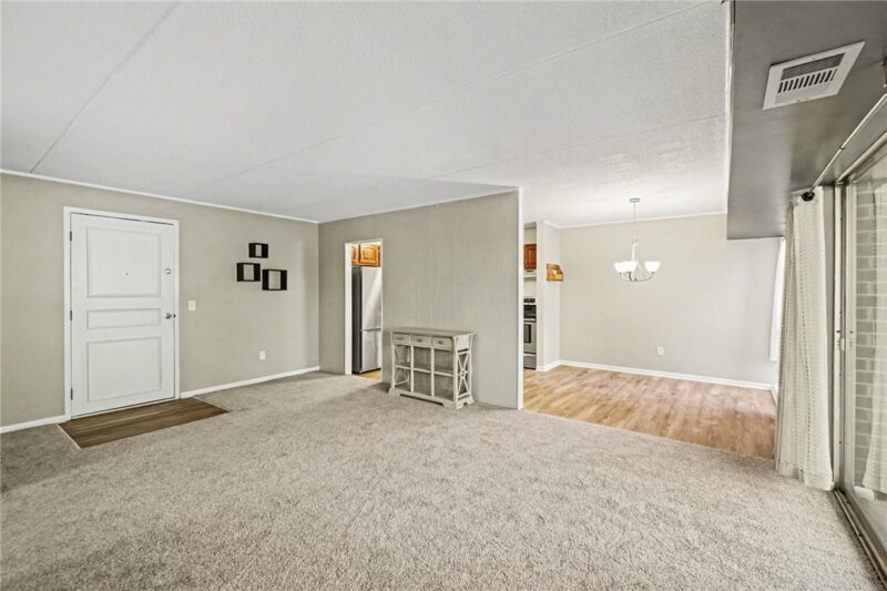 2301 Charlemagne Cir — photo 4