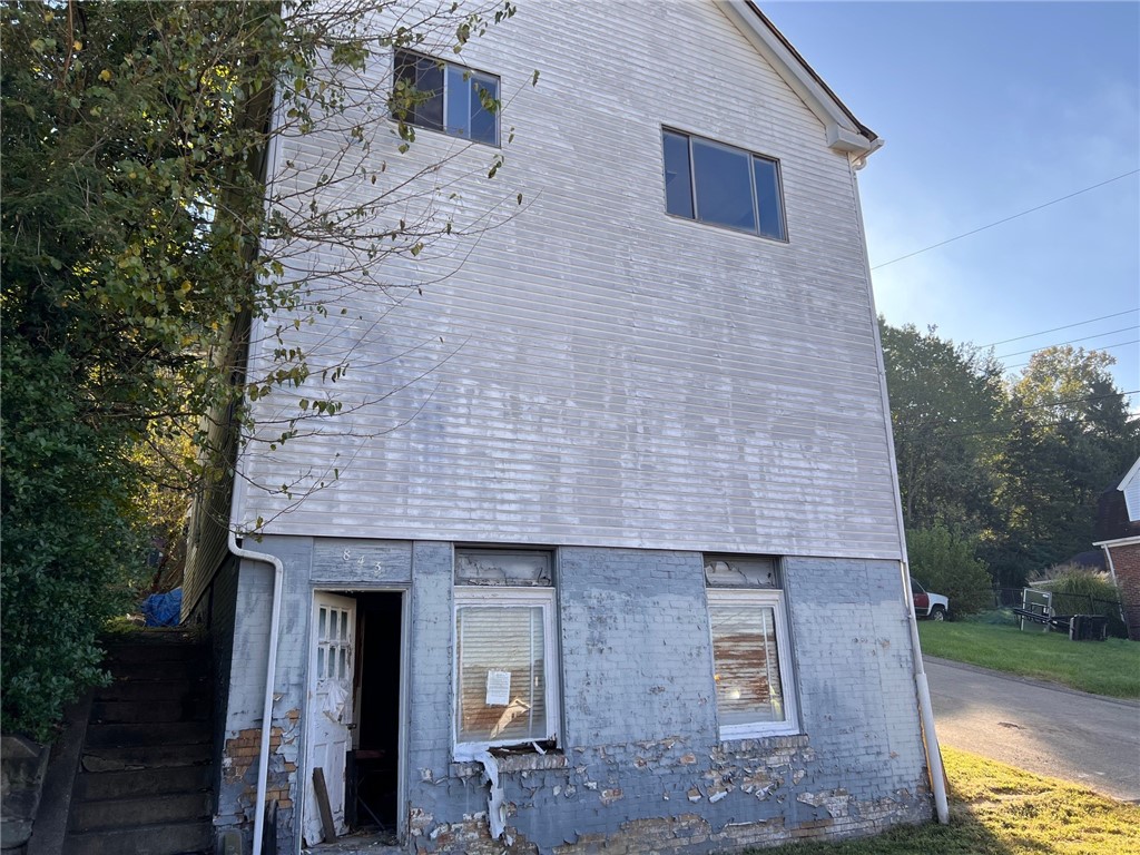 843 Delaware Ave — photo 1