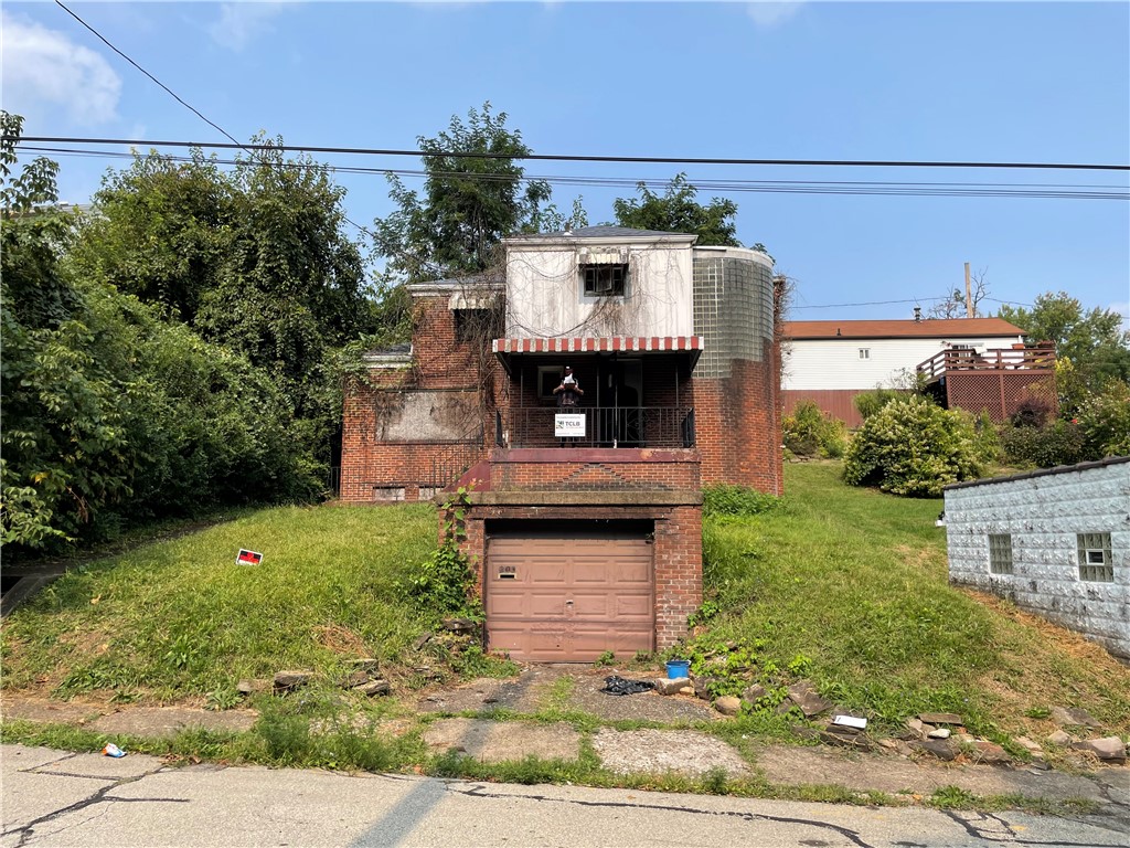 203 Elm St — photo 1