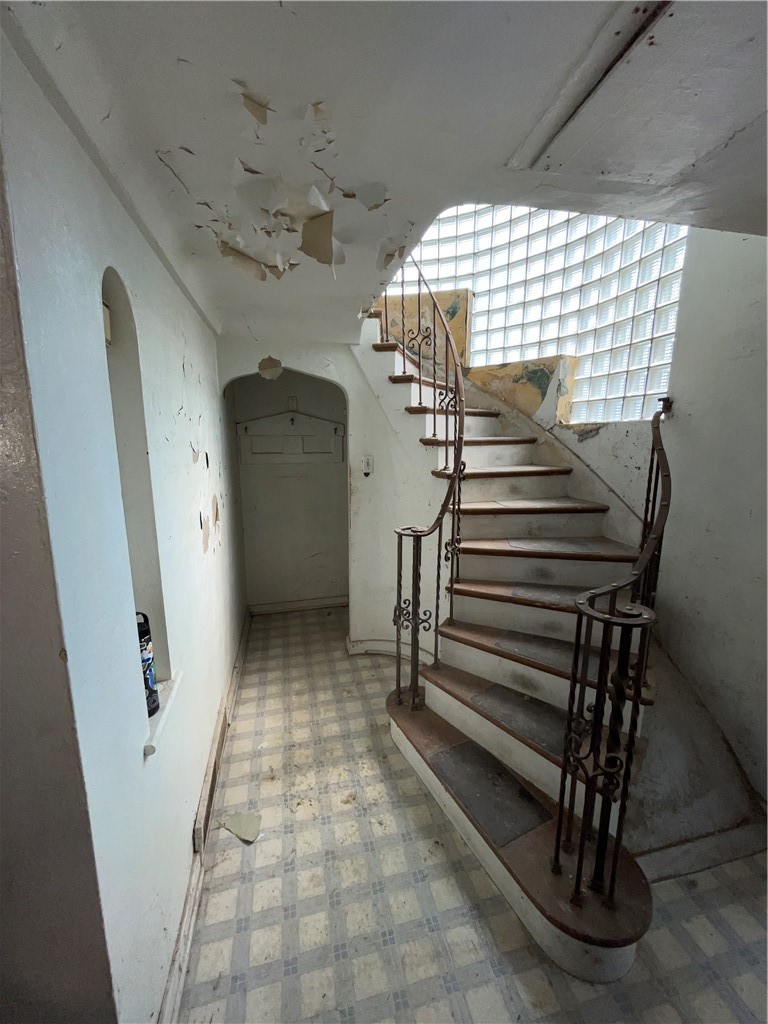 203 Elm St — photo 2