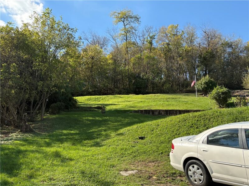 601 Woodlawn Ave — photo 2