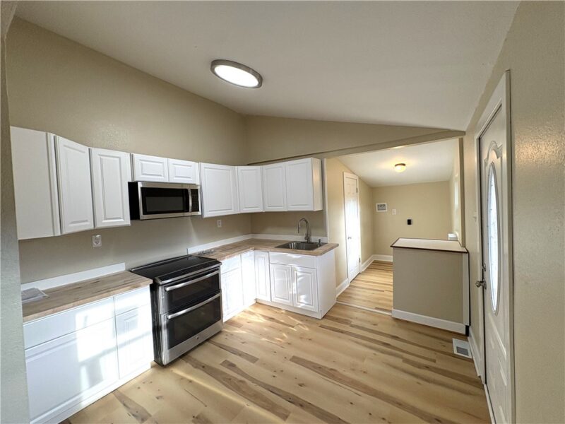 134 Essie Street — photo 3