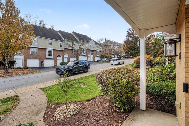540 Lakewood Dr — photo 3