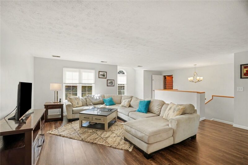 540 Lakewood Dr — photo 4