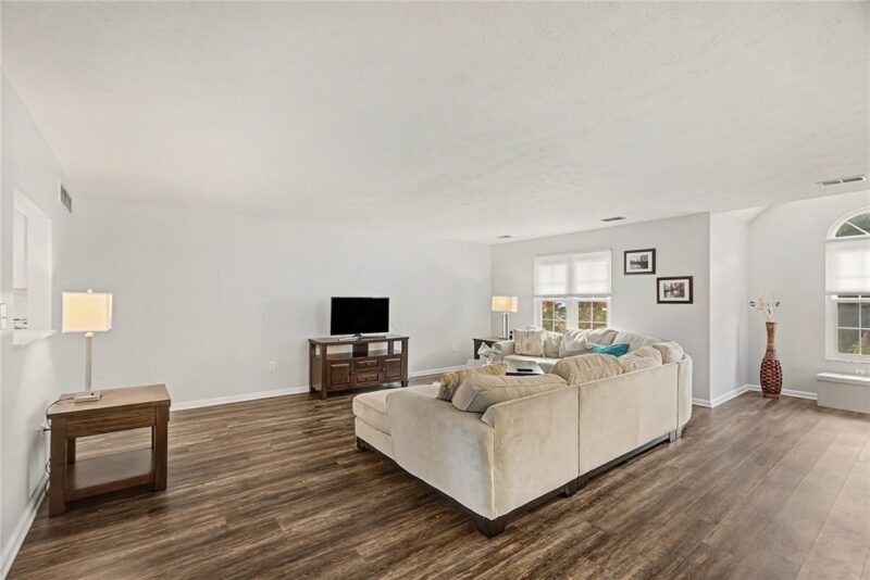 540 Lakewood Dr — photo 6