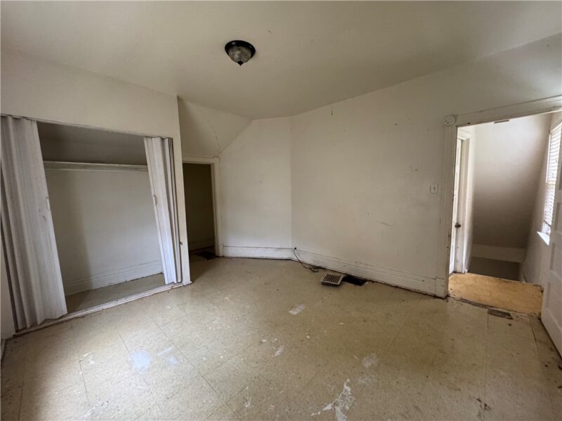 42 Sprague St — photo 3