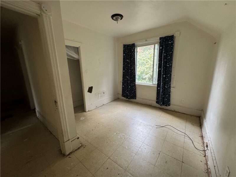 42 Sprague St — photo 4