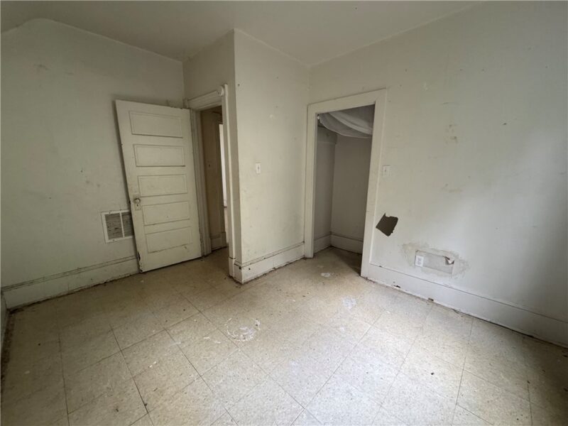 42 Sprague St — photo 5