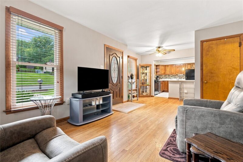 327 Mcintosh Dr — photo 6