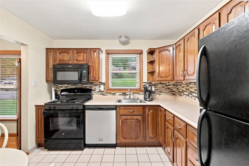 327 Mcintosh Dr — photo 8