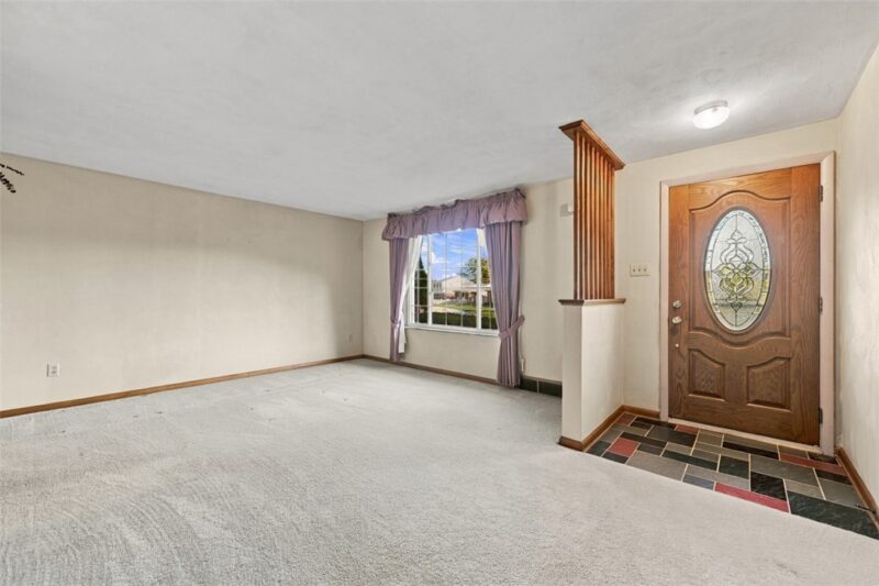 94 York Dr — photo 5