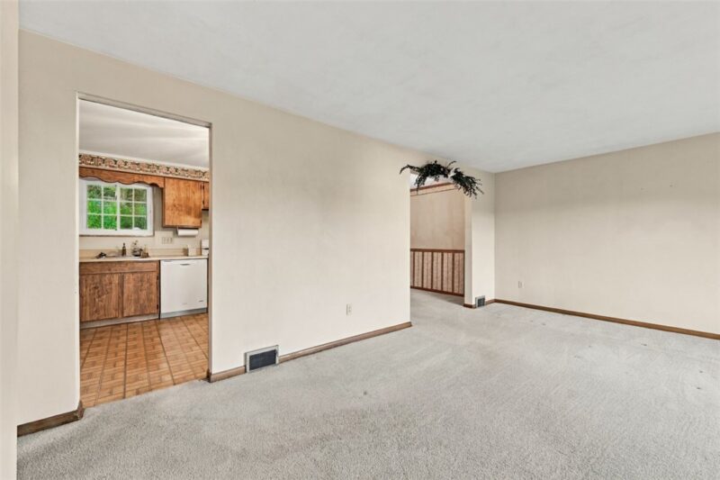 94 York Dr — photo 6