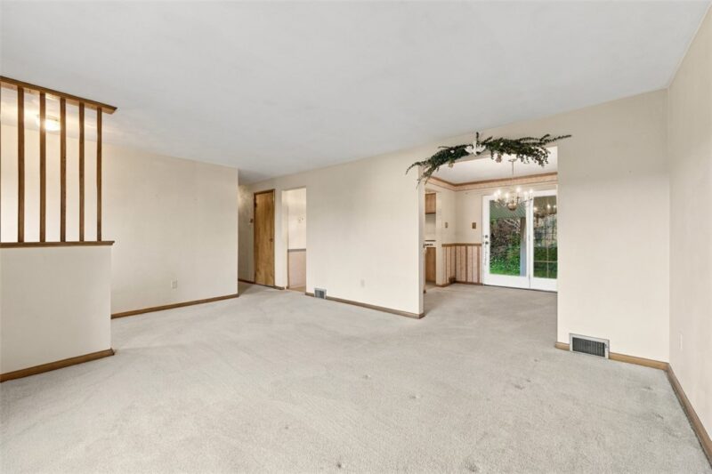 94 York Dr — photo 8