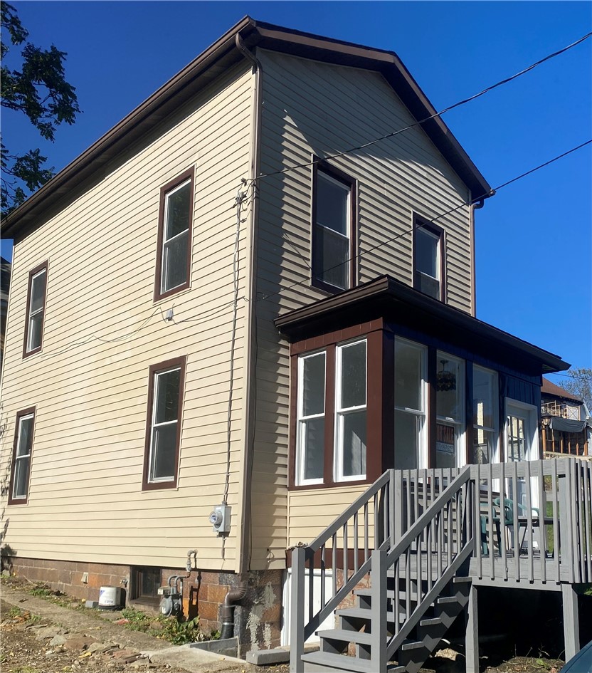 305 Hill St — photo 1