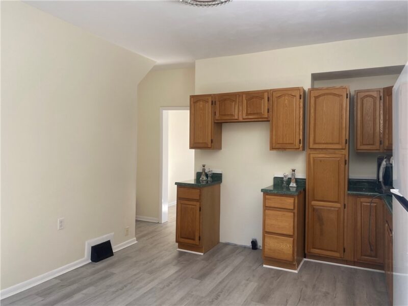 305 Hill St — photo 3