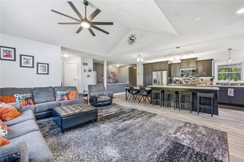 3690 Fran Ln — photo 6