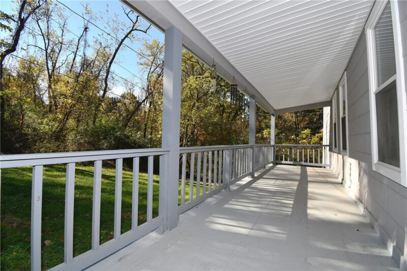619 Wenzell Ave — photo 2