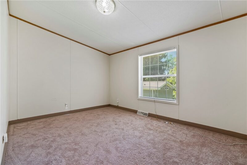111 Pembrooke Dr — photo 7