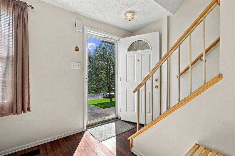 702 Countryside Dr — photo 2