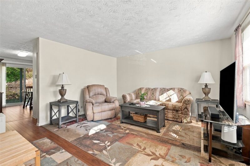 702 Countryside Dr — photo 3
