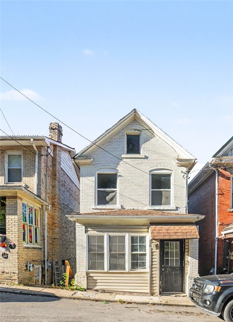139 Oak Ave — photo 1