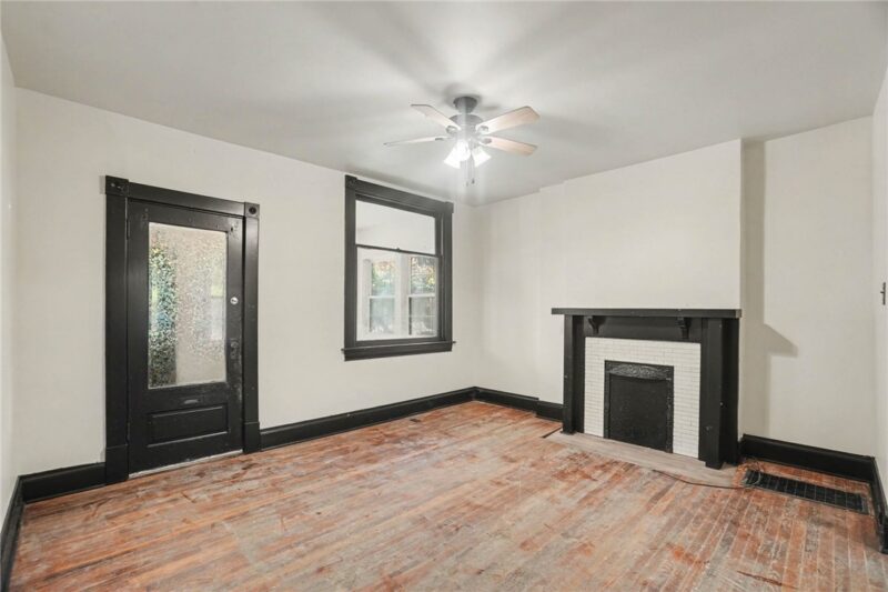139 Oak Ave — photo 3
