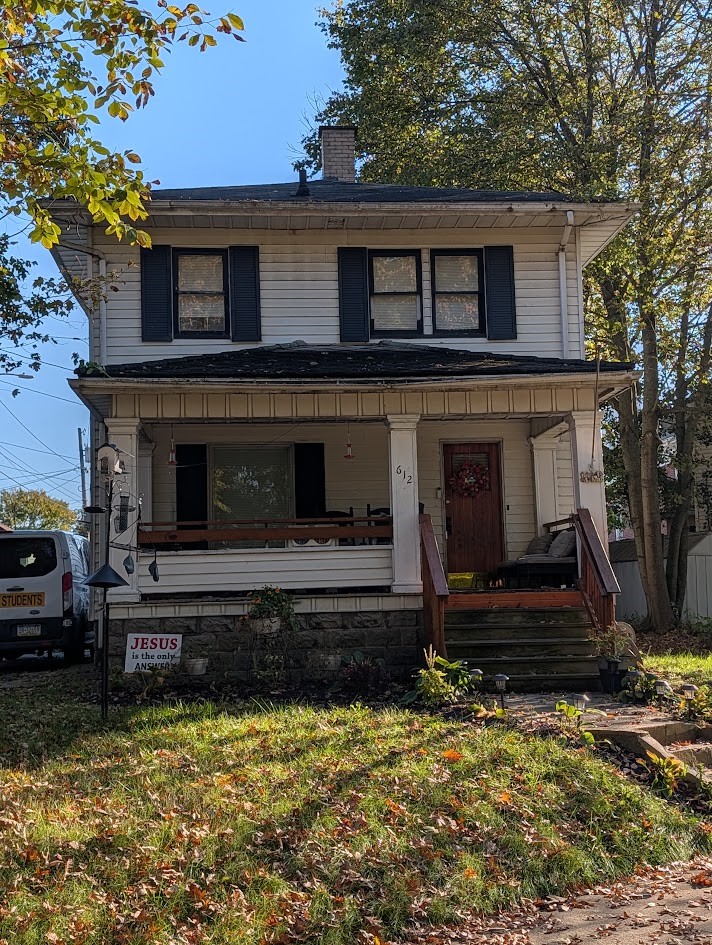 612 Edgewood Rd — photo 1