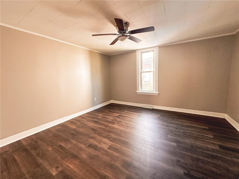 330 12th Ave — photo 5