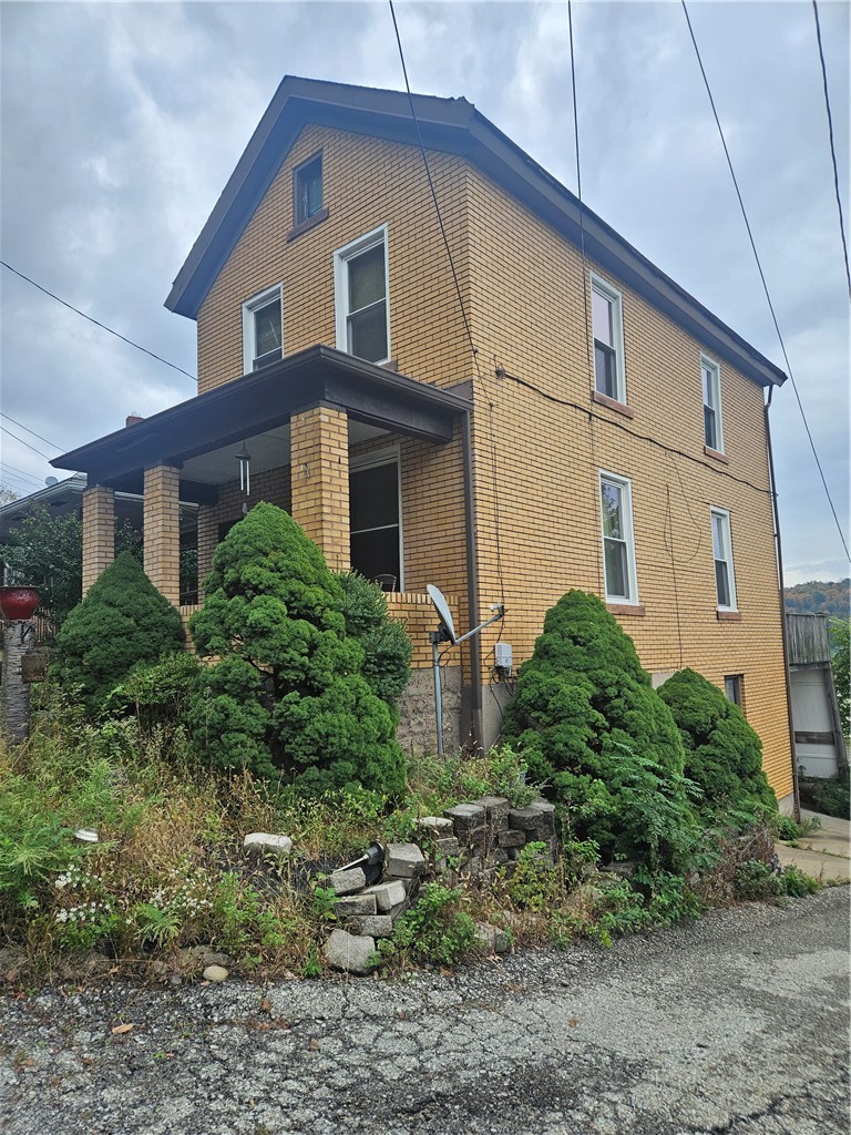 502 Center St — photo 2