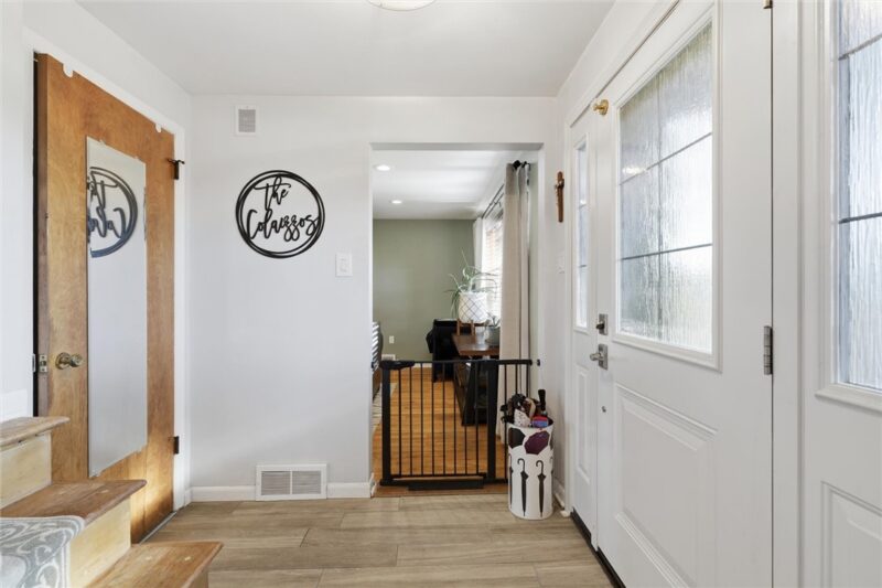 130 S Grandview Ave — photo 3